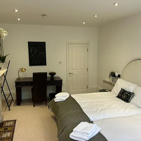 Station Bridge Collection - Flat 5 Apartment